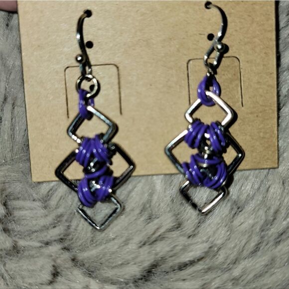 Silver and Purple Dangling Earrings (E155) - Picture 3 of 3